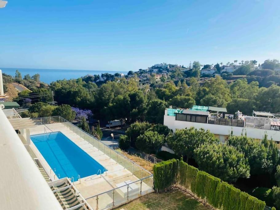 Piso Cerca A La Playa Con Piscina Y Vistas Al Mar Benalmádena